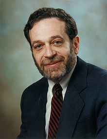 How tall is Robert Reich?